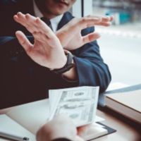 避免高利貸陷阱 兆豐資產合法經營,協助企業【避免高利貸陷阱】